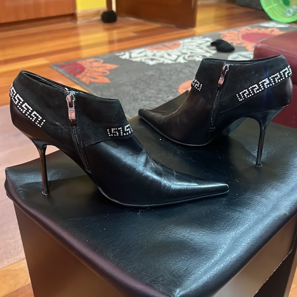 Bruno Cantini size 7 soft leather narrow boots with “Versace” crystals accents - Picture 3 of 5